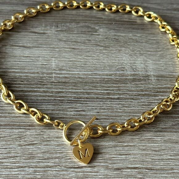 Letter M necklace A1177 - Picture 3 of 4